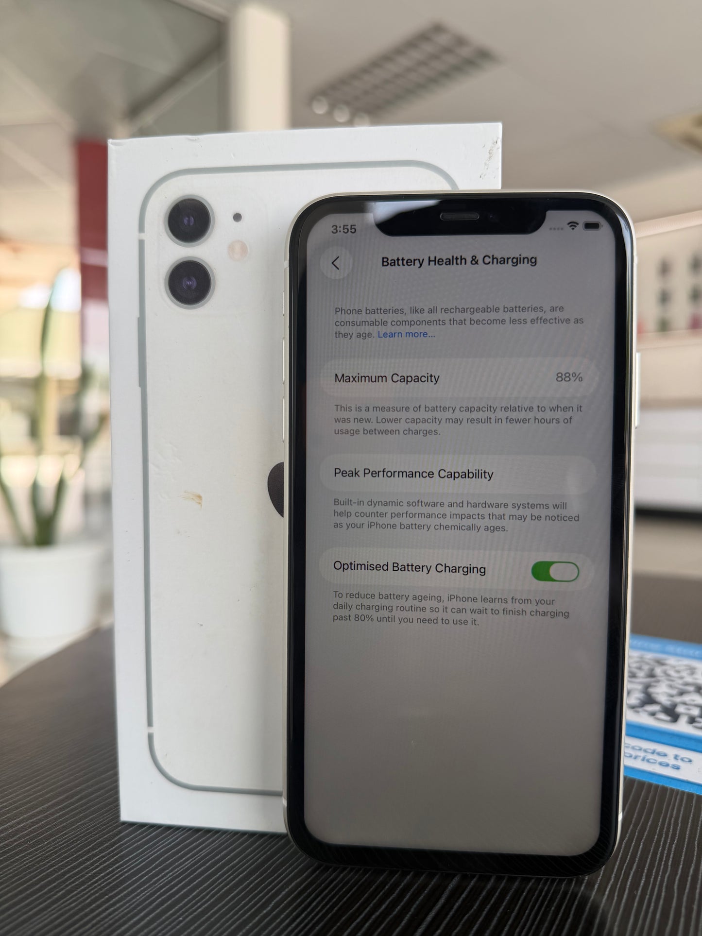 Pre Owned iPhone 11 - White (128gb)