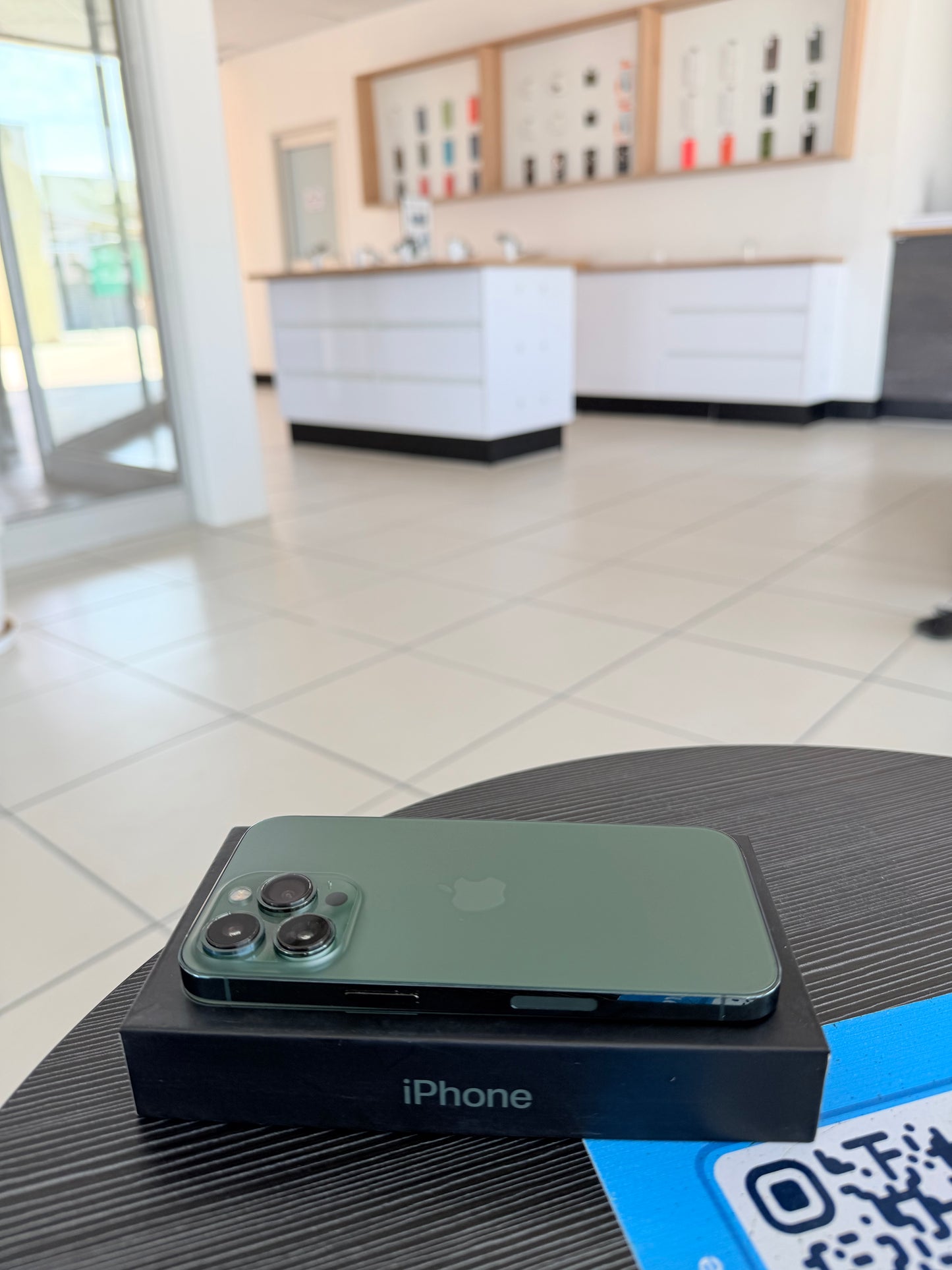 Pre-Owned iPhone 13 Pro - Midnight Green