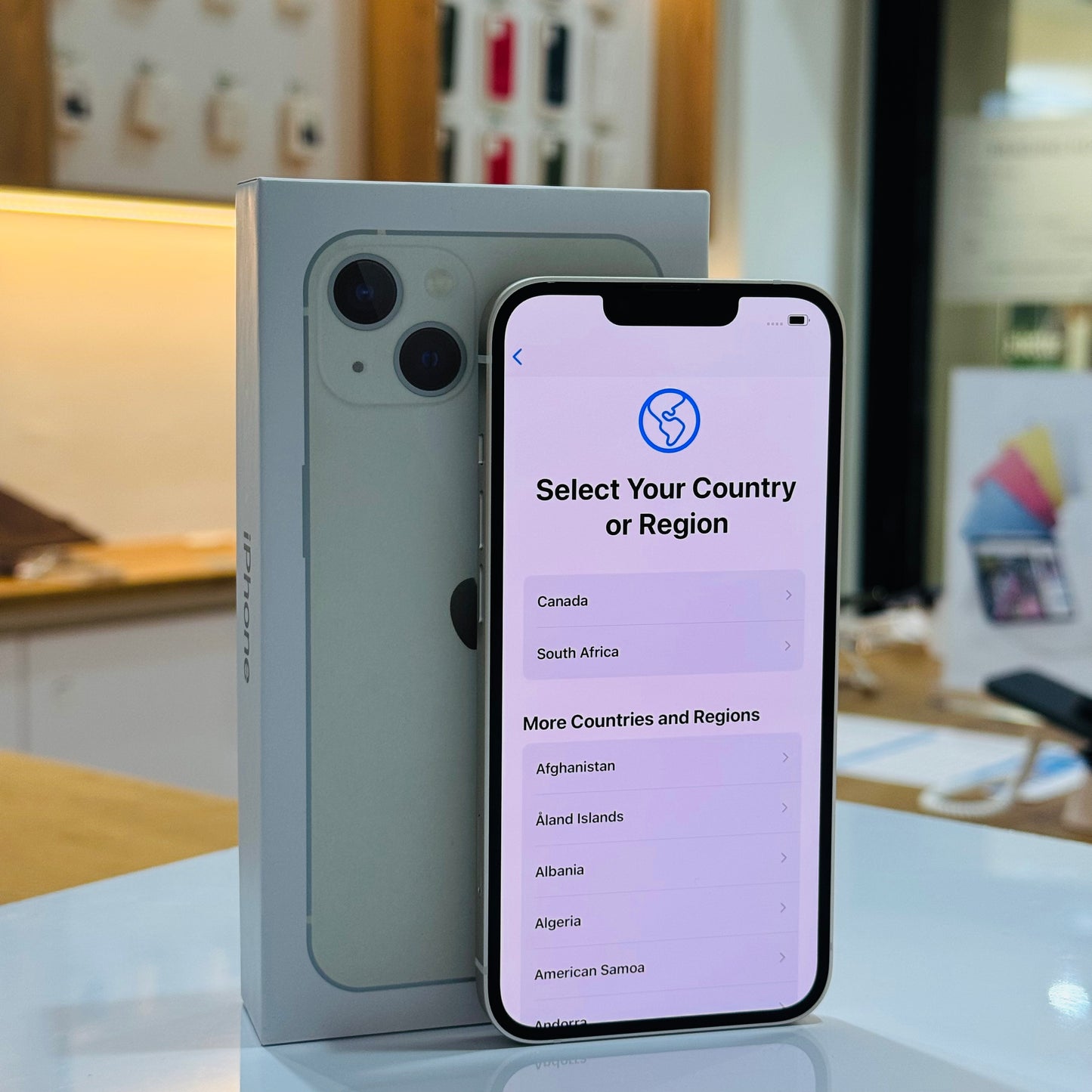 Pre-Owned iPhone 13 128GB - Starlight