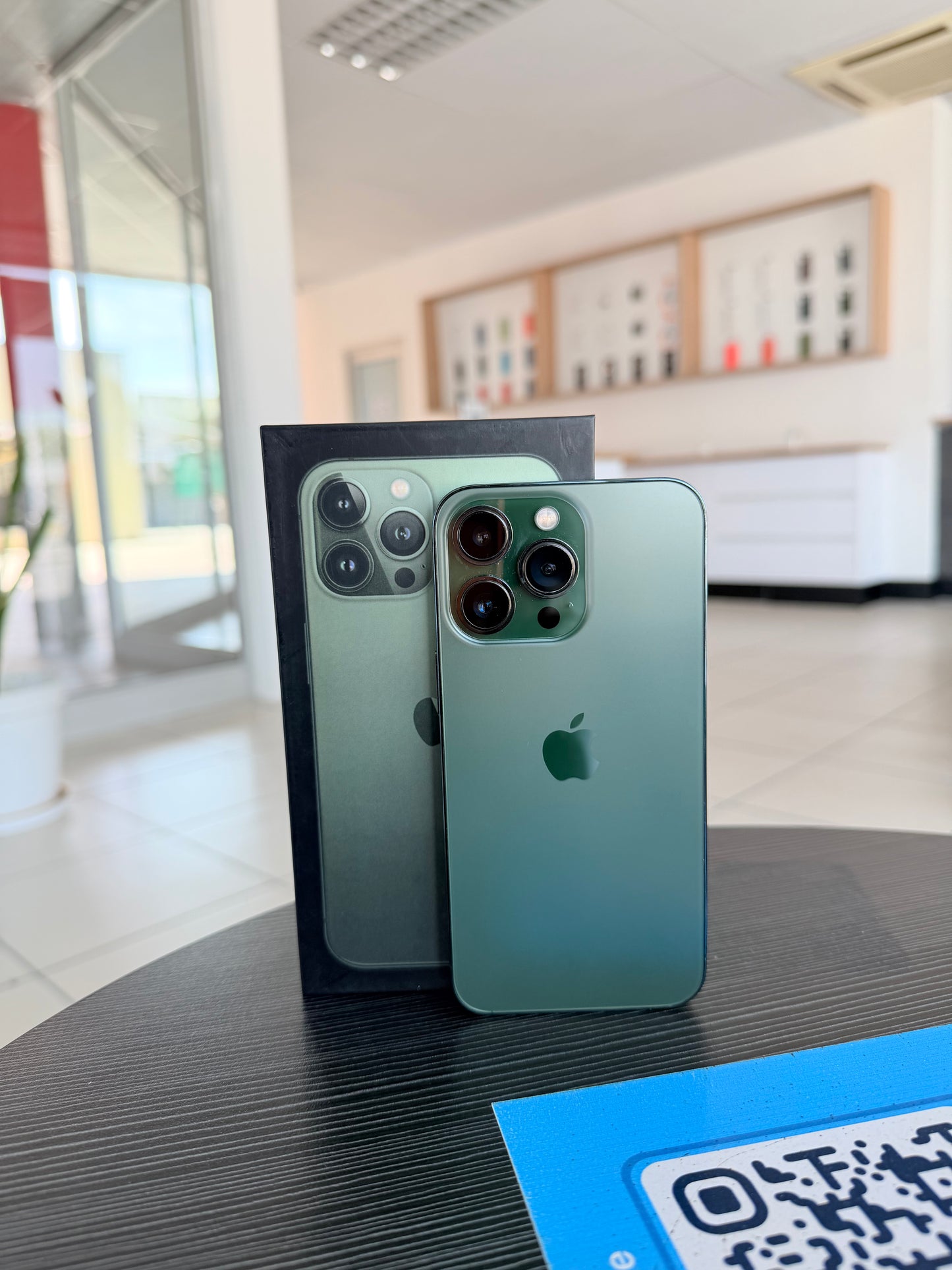 Pre-Owned iPhone 13 Pro - Midnight Green