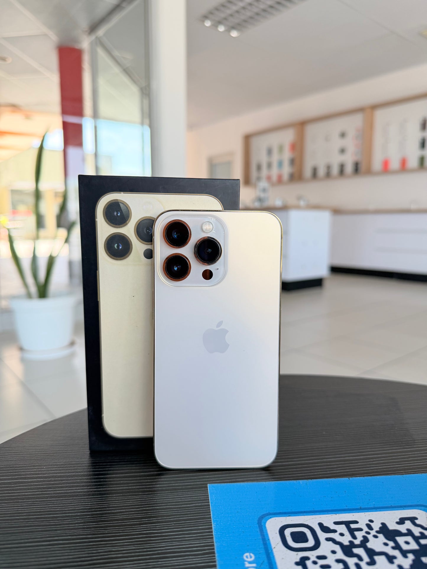 Pre-Owned iPhone 13 Pro - Gold