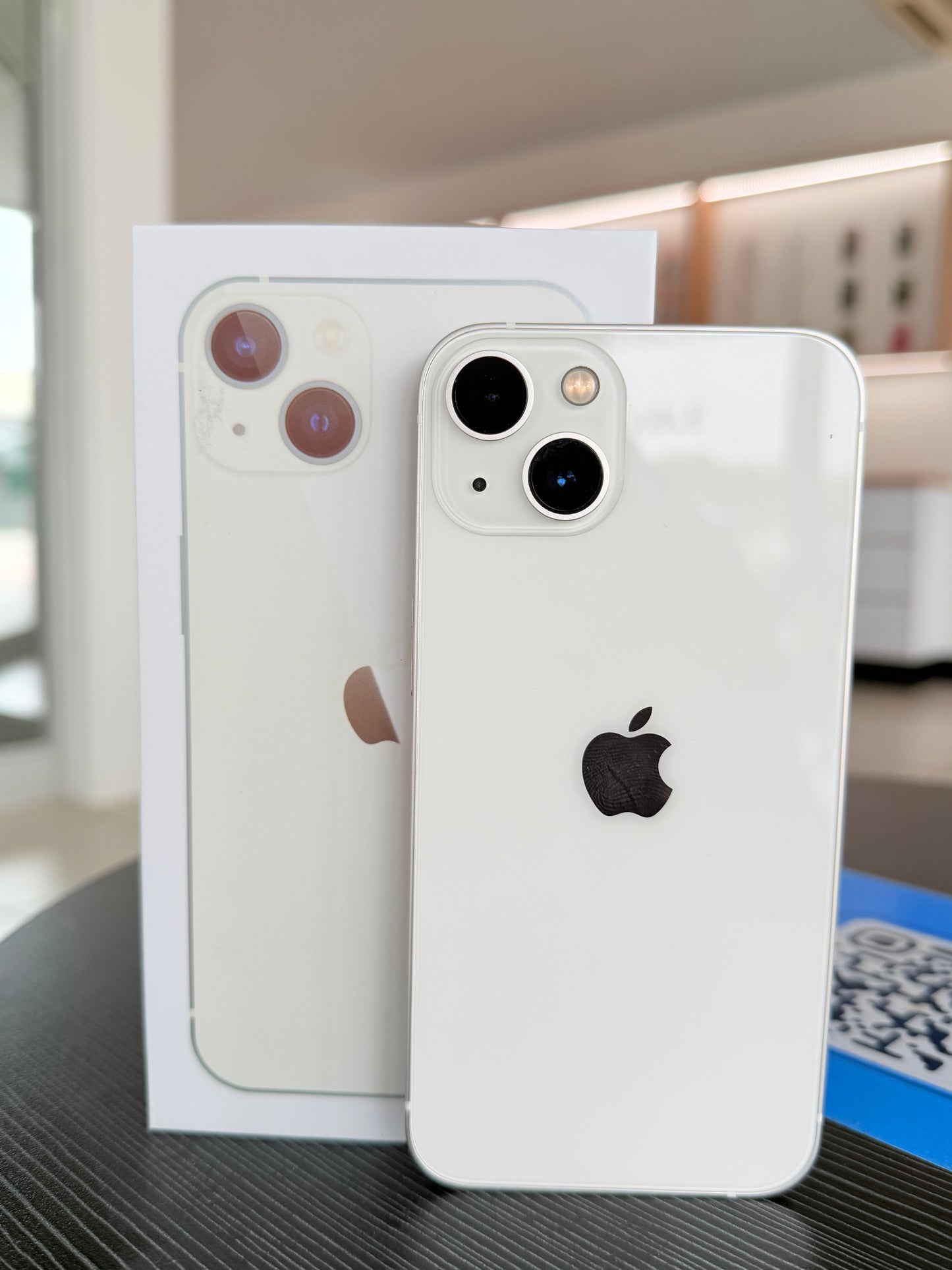 Pre-Owned iPhone 13 128GB - White