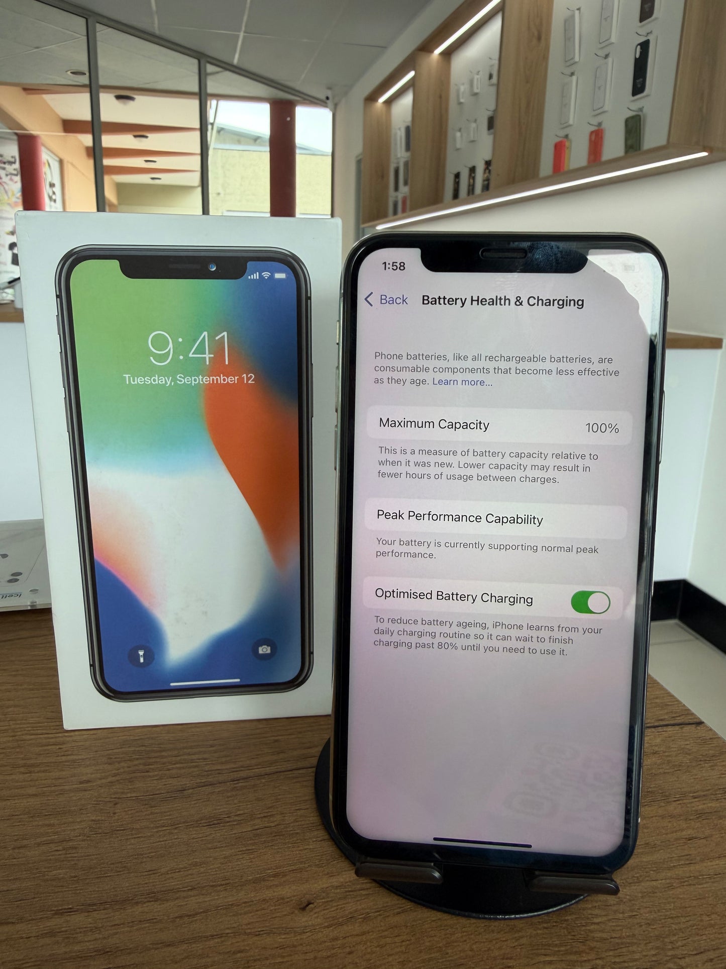 Pre-Owned iPhone X 64GB - Silver