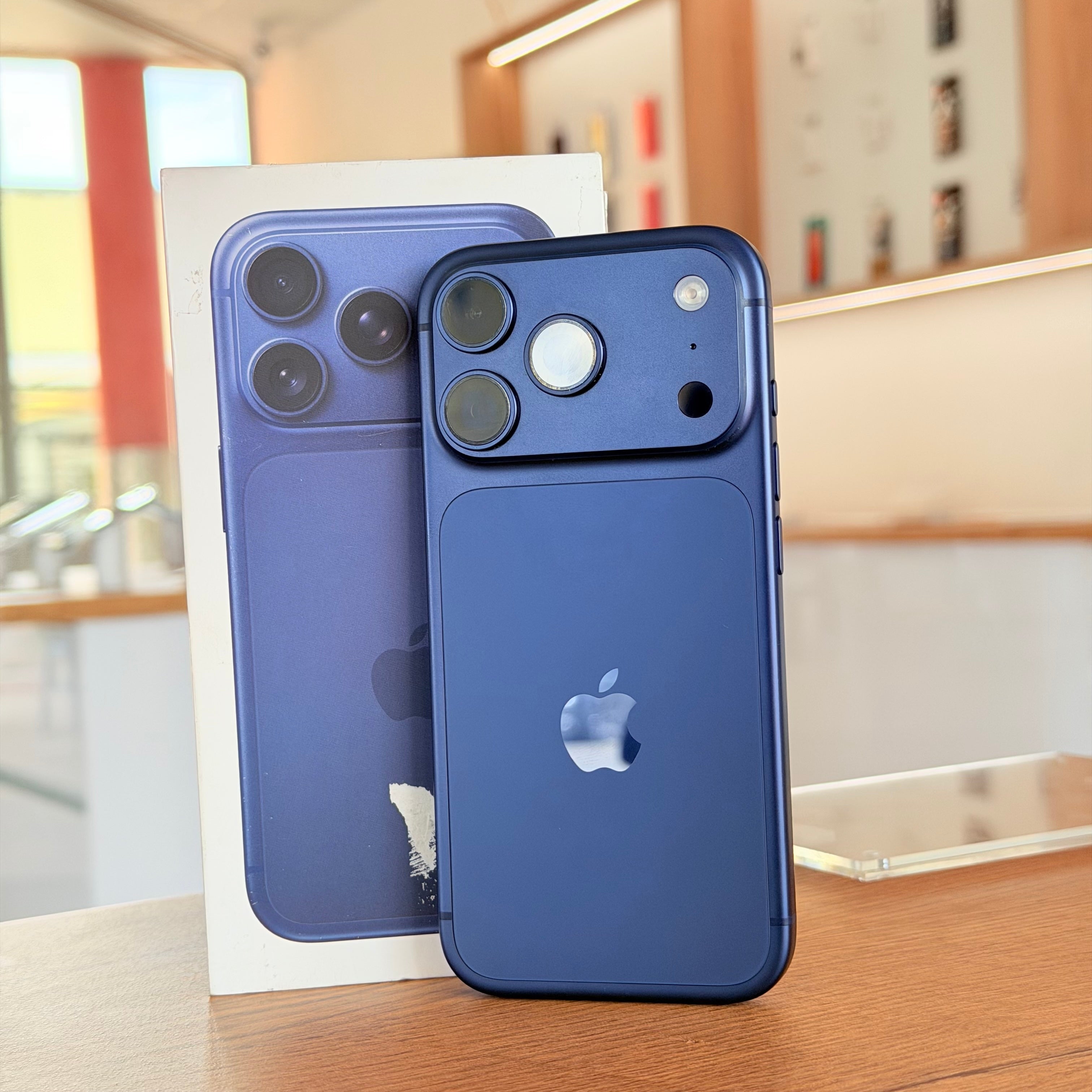 Pre-Owned iPhone 17 Pro 256GB